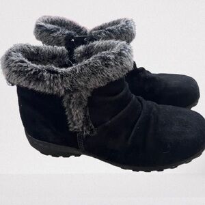 Khombu Black Boots with Gray Faux Fur Trim